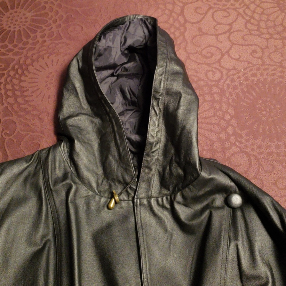 Coat - Picture 7 of 8